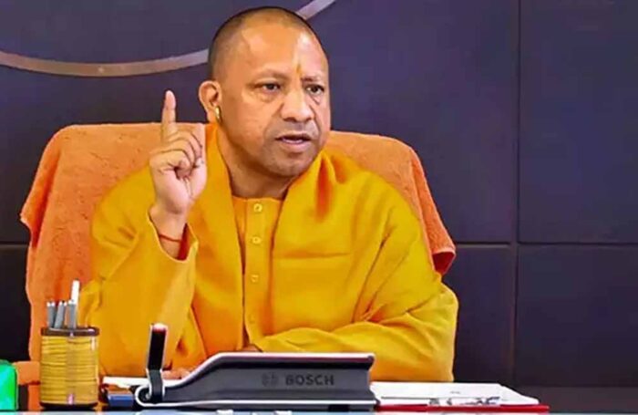 सीएम योगी ने वाराणसी में कानून व्यवस्था की समीक्षा बैठक में होली पर डीजे से तेज आवाज में गाना बजाने वालों पर ध्यान देने के निर्देश दिए
