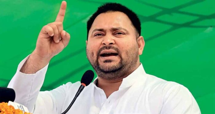 नीतीश सरकार पर तेजस्वी यादव ने बोला हमला,  कहा- सरकारी खजाने को लूट रहे सत्ता में बैठे लोग