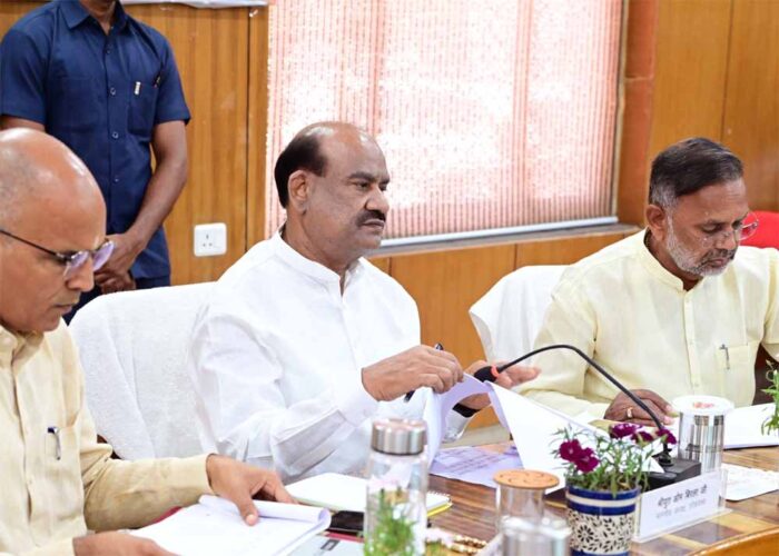 लोकसभा स्पीकर ओम बिरला ने की पेयजल परियोजनाओं की समीक्षा बैठक,  ठेकेदारों को ब्लैक लिस्ट करने की चेतावनी दी