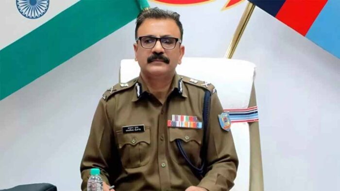 मोदी सरकार ने हेमंत सरकार का पलटा फैसला, डीजीपी अनुराग गुप्ता के सेवा विस्तार लगी रोक