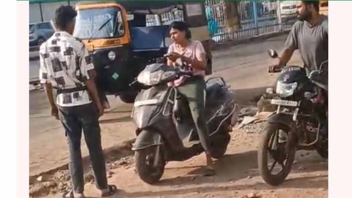 रायपुर रेलवे स्टेशन में पार्किंग के नाम पर अवैध वसूली का खेल