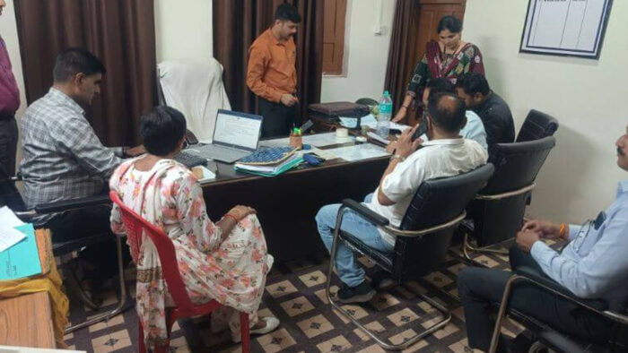 मछली ठेकेदार की शिकायत पर MP में लोकायुक्त की बड़ी कार्रवाई, 1 लाख की रिश्वत लेते धराया बाबू