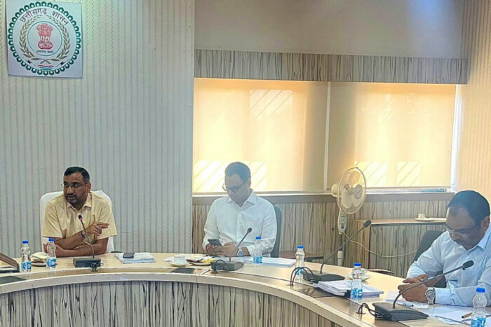 देरी व लापरवाही पर जताई नाराजगी, अधिकारियों और एजेंसियों को लगाई फटकार