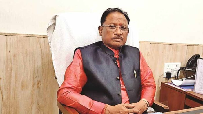 मुख्यमंत्री साय के निर्देश पर गुढ़ियारी में मृत बालक दिव्यांश के परिवारजनों को तत्काल 4 लाख रूपये की मिली आर्थिक सहायता