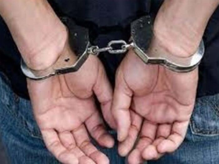 होम्योपैथिक डॉक्टर रंगे हाथों गिरफ्तार, भ्रष्टाचार के खिलाफ शिकंजा