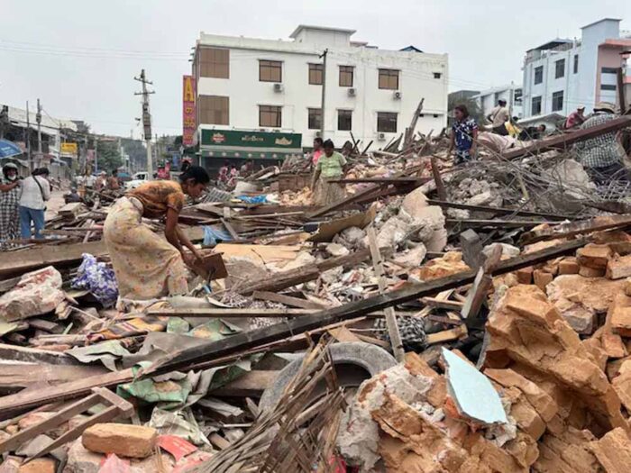 म्यांमार में विनाशकारी भूकंप: एक महीने में 157 झटके किए गए महसूस, शक्तिशाली भूंकप के बाद भी कांप रही धरती