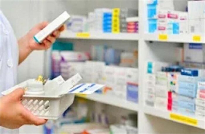 नरवाना के नागरिक अस्पताल में कर्मचारी की लापरवाही से 4 साल की मासूम की जान पर बनी, दवा खाते ही बेहोश