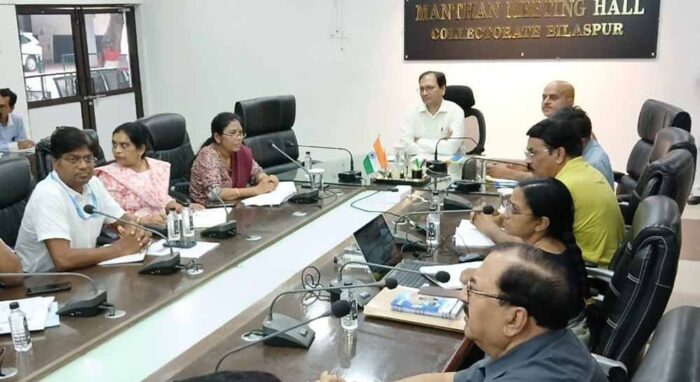 मौसमी बीमारियों से निपटने कलेक्टर ने किया अलर्ट
