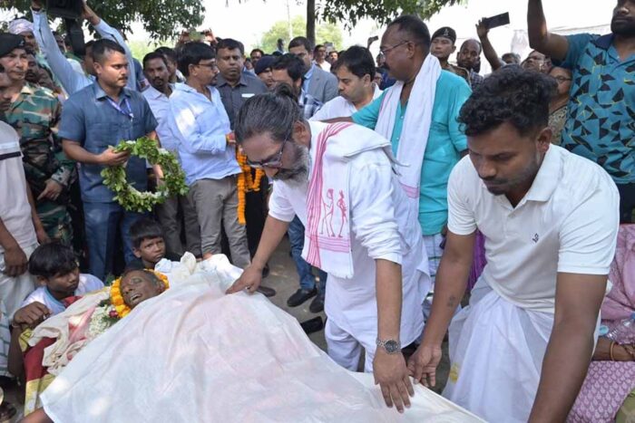 सीएम ने अपने फुफेरे भाई के निधन दी भावभीनी श्रद्धांजलि