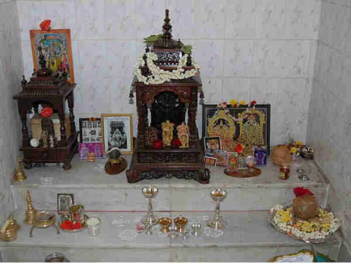 घर में पूजा स्थल बनाते समय किन-किन बातों का ध्यान रखें