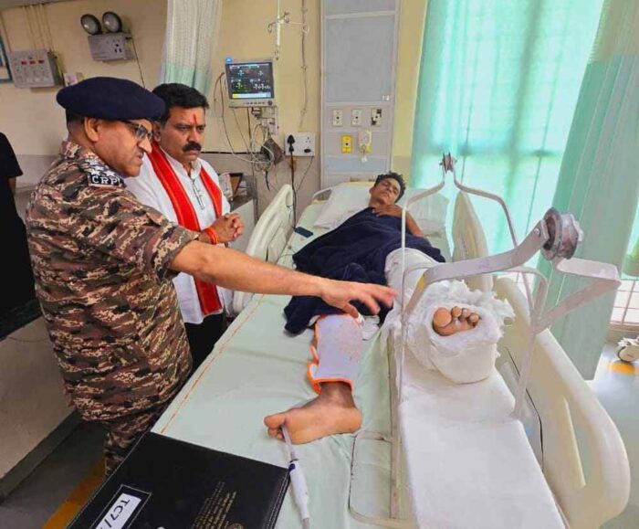 डिप्टी सीएम शर्मा पहुंचे दिल्ली एम्स, नक्सल हमले में घायल जवानों से की मुलाकात