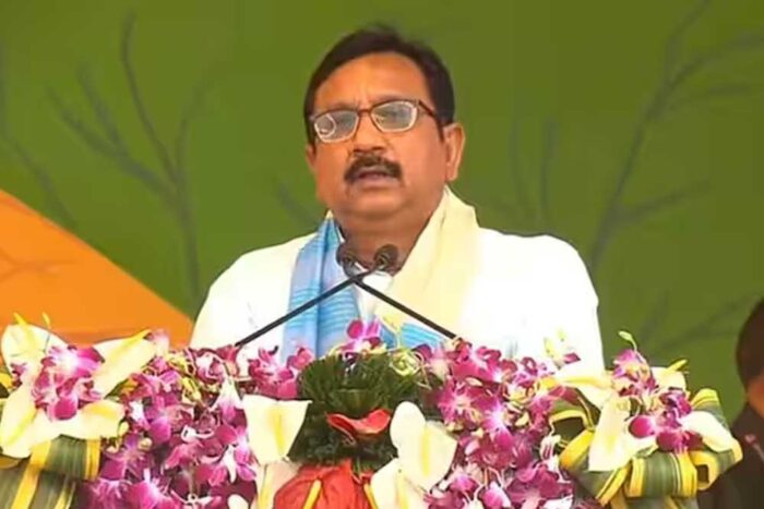 कर्नल सोफिया कुरैशी पर टिप्पणी करने वाले मंत्री हवाई चप्पल में भागते हुए पहुंचे बीजेपी ऑफिस, खूब पड़ी डांट!