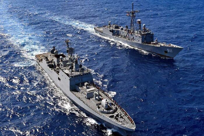 ऑपरेशन सिंदूर भारतीय नौसेना ने 36 युद्धपोतों की तैनाती,  INS विक्रांत, ब्रह्मोस-लैस विध्वंसक, स्टील्थ फ्रिगेट और पनडुब्बियां शामिल