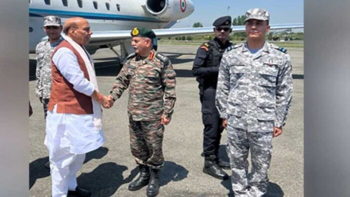 रक्षा मंत्री राजनाथ सिंह गुरुवार को श्रीनगर पहुंचे, चिनार एयरबेस पर जवानों से मिलेंगे और मौजूदा स्थिति का जायजा लेंगे