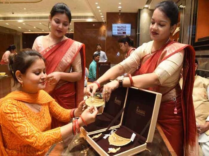 अक्षय तृतीया पर लोगों ने की खूब खरीदारी