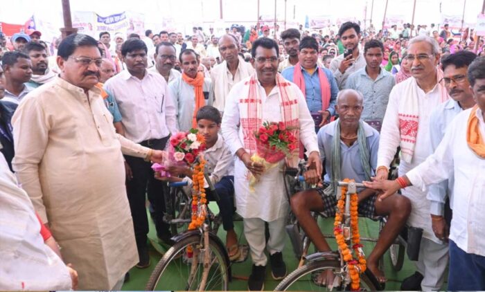 गर्भवती महिलाओं को पोषण आहार किट प्रदान कर गोदभराई रस्म