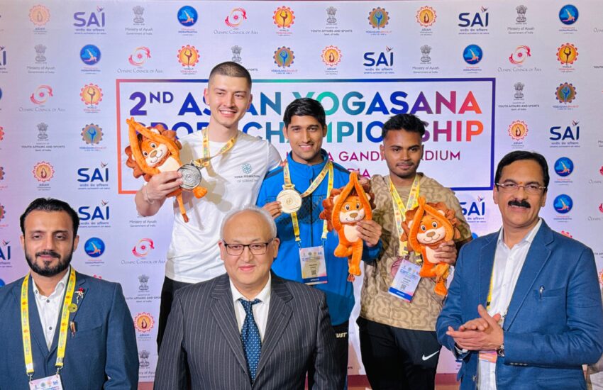 Praveen Pathak of Uttar Pradesh won 2nd gold medals in 2nd Asian Yogasana