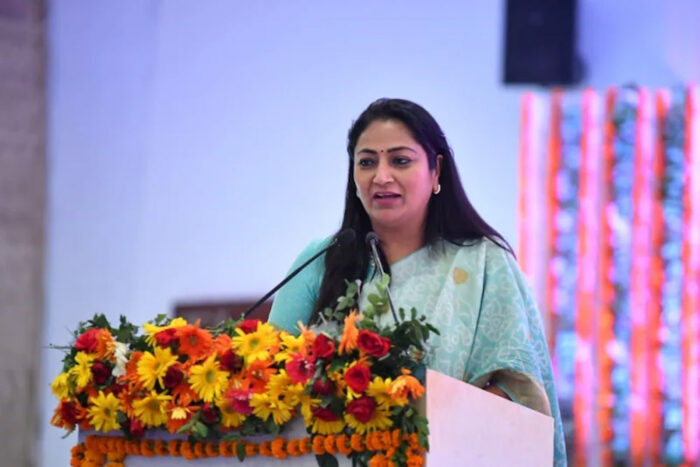 Delhi की CM Rekha Gupta ने 1984 सिख दंगा पीड़ितों के परिवारों को बांटे नियुक्ति पत्र