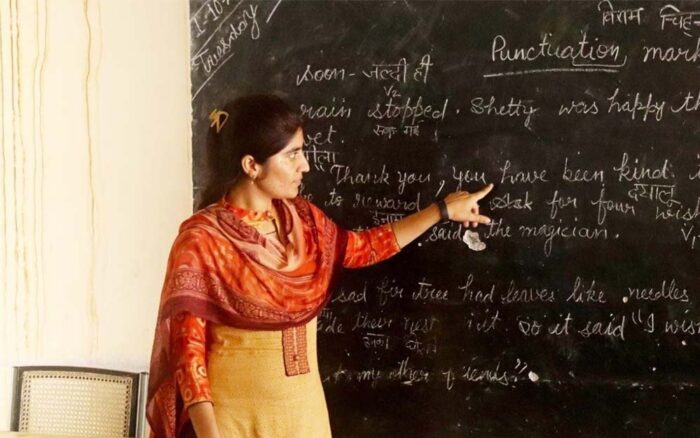 रायपुर : दुर्ग जिले में शिक्षकों की पोस्टिंग में असंतुलन से प्रभावित हो रहा ग्रामीण अंचल के स्कूलों का परीक्षा परिणाम