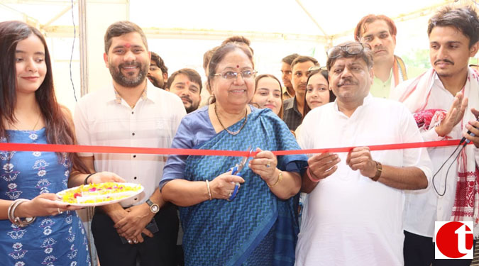 सफेद बारादरी में पांच दिवसीय उमंग सिल्क एक्स्पो का शुभारंभ