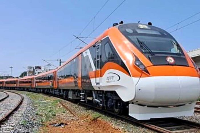 MP में वंदे भारत एक्सप्रेस का नया स्टॉपेज, पीतांबरा माई के दर्शन को सीधे पहुंचेंगे श्रद्धालु