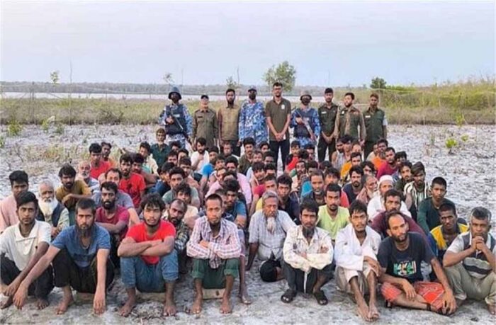 भारत ने 300 बांग्लादेशी घुसपैठिए भेजे वापस, युनूस सरकार बोली- ‘पहले बता तो देते’, संबंधों में आ सकती है खटास
