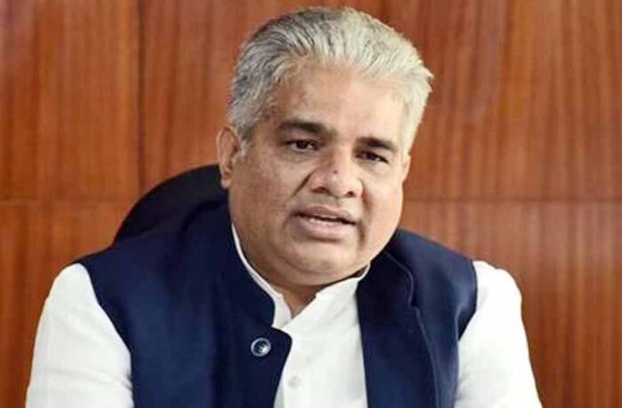अलवर : मुझे बेइज्जती पसंद नहीं, महिला की किस बात पर उखड़े केंद्रीय मंत्री, मंच छोड़कर चले गए