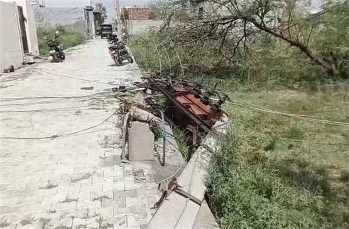 तेज आंधी और बरसात की वजह से फरीदाबाद में 48 घंटे बीतने के बाद भी अब तक बिजली आपूर्ति बहाल, करोड़ों का नुकसान