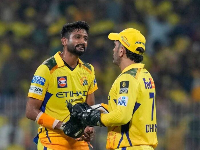 हेड कोच स्टीफन फ्लेमिंग ने दी सफाई, धोनी के इस फैसले ने डुबोई CSK की लुटिया!