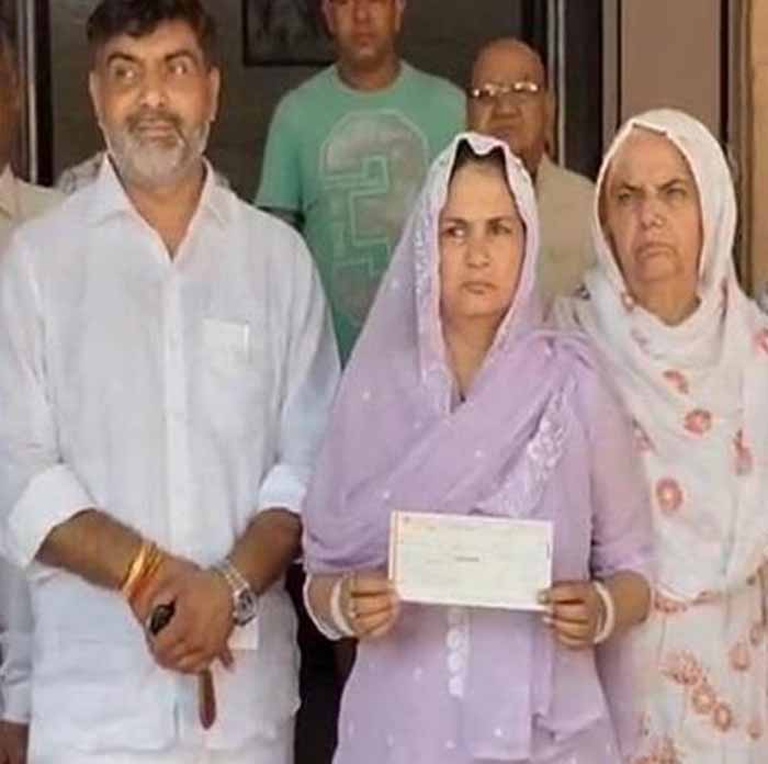 सेना के पराक्रम पर गौरवान्वित, बहादुरगढ़ की सरपंच ने ‘ऑपरेशन सिंदूर’ के लिए दी अपनी 5 साल की सैलरी