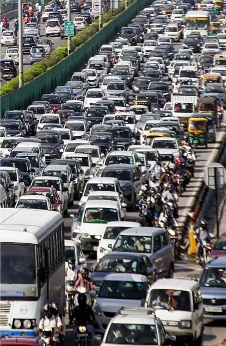 राजधानी दिल्ली में नगर एसडीएम ऑफिस से लेकर बुराड़ी के विजय चौक तक 15 दिन गाड़ियों की आवाजाही बंद रहेगी
