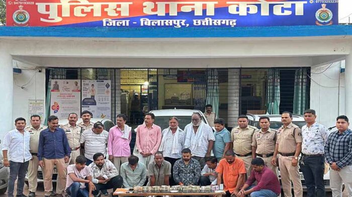 पुलिस ने जुआरियों के खिलाफ की बड़ी कार्रवाई, 14 लोगों को जुआ खेलते पकड़ा