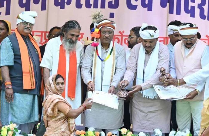 मुख्यमंत्री साय ने भानुप्रतापपुर और दुर्गकोंदल में गोंडवाना सामाजिक भवन के लिए 25-25 लाख रुपए  की घोषणा