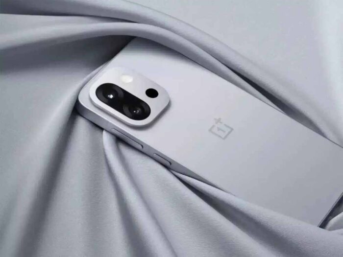 आज लॉन्च होगा OnePlus 13s