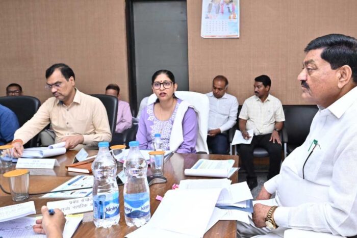 तीन माह का एकमुश्त चावल वितरण पर रखें निगरानी- खाद्य मंत्री बघेल