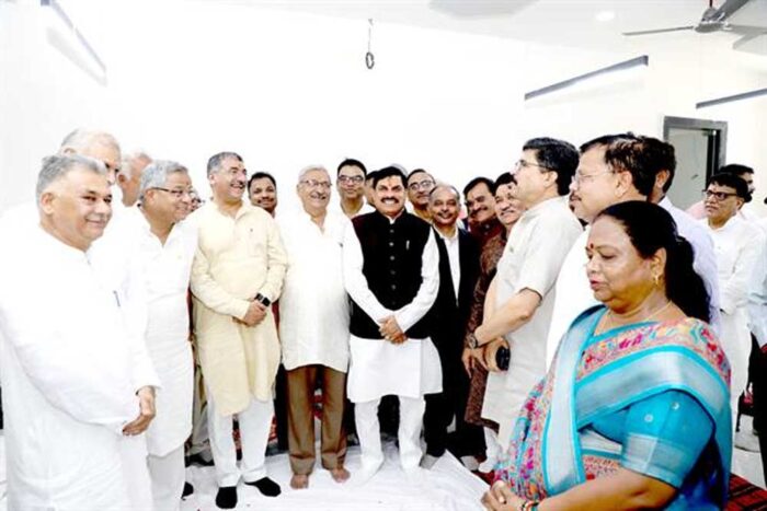 मुख्यमंत्री डॉ. यादव स्वदेश समाचार पत्र के कार्यक्रम में हुए सम्मिलित