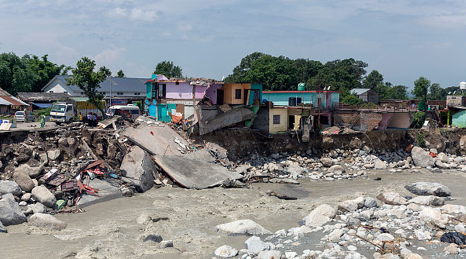 केंद्र ने हिमाचल प्रदेश को बाढ़ और भूस्खलन से उबरने में मदद के लिए 2,006 करोड़ रुपए के कोष को दी मंजूरी