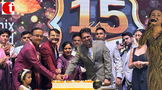 फीनिक्स यूनाइटेड मॉल, आलमबाग की 15वीं वर्षगांठ पर ग्राहकों ने मनाया जश्न