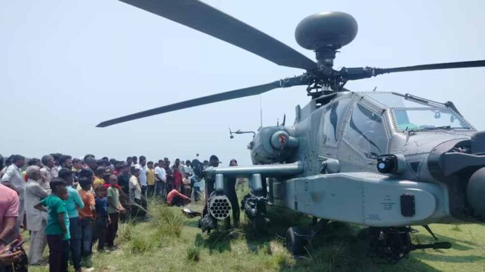 भारतीय वायु सेना के हेलीकॉप्टर की खेत में इमरजेंसी लैंडिंग कराई गई, मचा हड़कंप