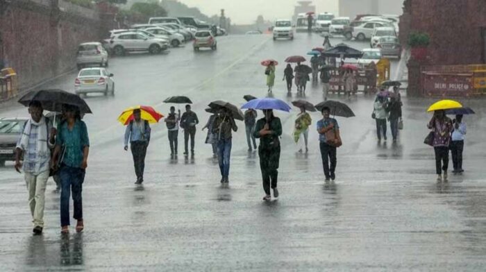 दिल्ली में मौसम विभाग ने येलो अलर्ट किया जारी, कई राज्यों में भारी बारिश से बाढ़ के हालात