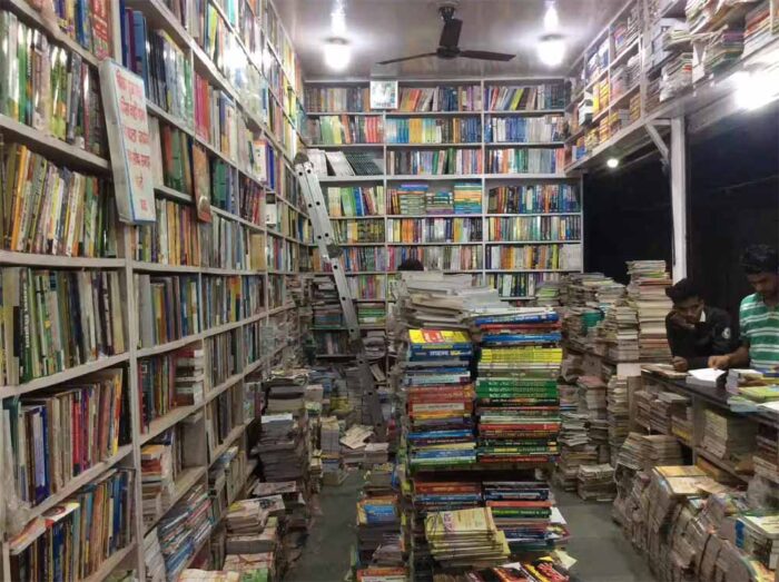 ग्वालियर में किताबों पर 10%, यूनिफार्म पर 15% डिस्काउंट, एडमिशन से पहले दुकानों पर मिलेगी पुस्तक मेला वाली छूट
