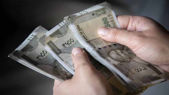 50 हजार सरकारी कर्मचारियों को 6 महीने से नहीं मिली सैलरी, मध्य प्रदेश में 230 करोड़ का वेतन घोटाला
