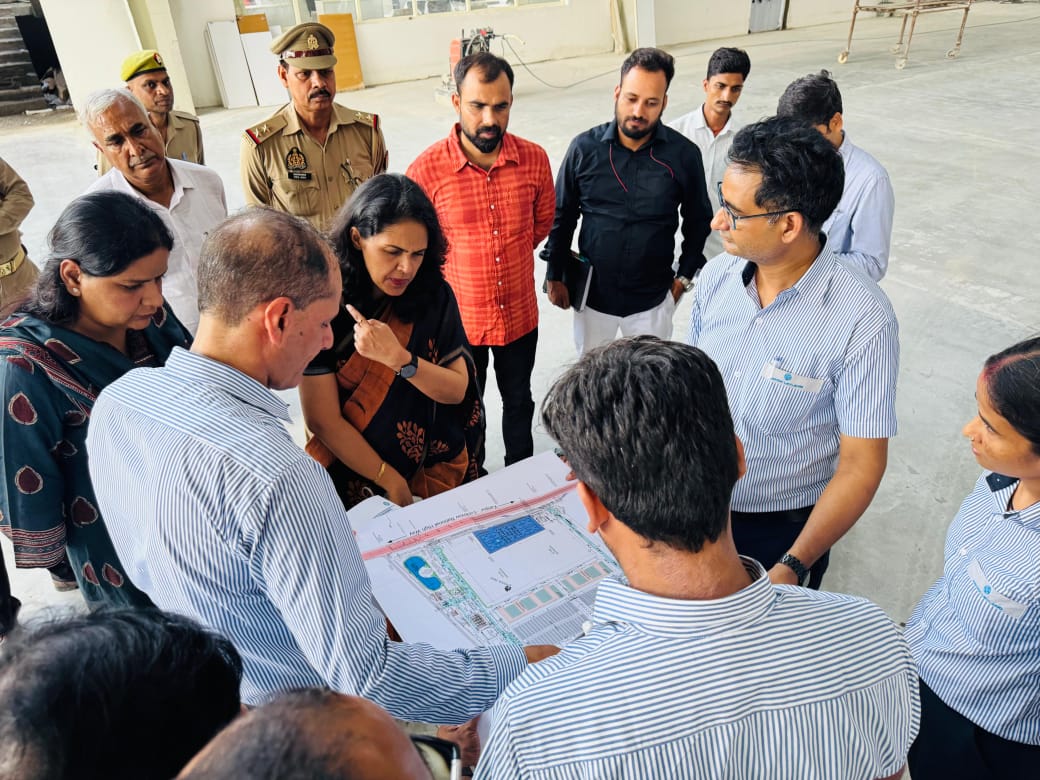 मंडलायुक्त ने किया अशोक लीलैंड परिसर का निरीक्षण; अतिक्रमण हटाने के दिए निर्देश