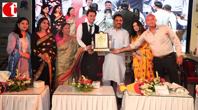 लखनऊ मेट्रो इंस्टीट्यूट ऑफ नर्सिंग एंड पैरामेडिक्स के वार्षिकोत्सव, दीप प्रज्वलन एवं नर्सिंग छात्रों का शपथ ग्रहण समारोह आयोजित हुआ