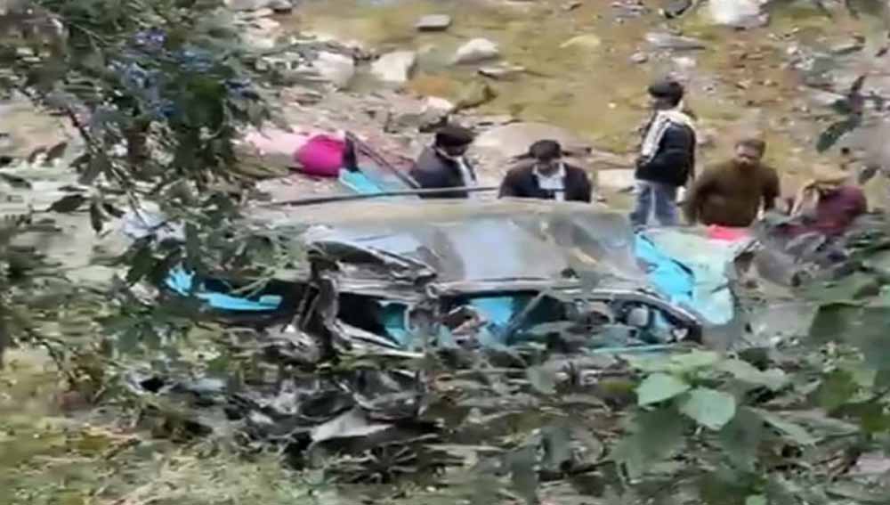 उत्तराखंड में दर्दनाक हादसा: कैंची धाम जा रही श्रद्धालुओं की स्कॉर्पियो खाई में पलटी, तीन की मौत