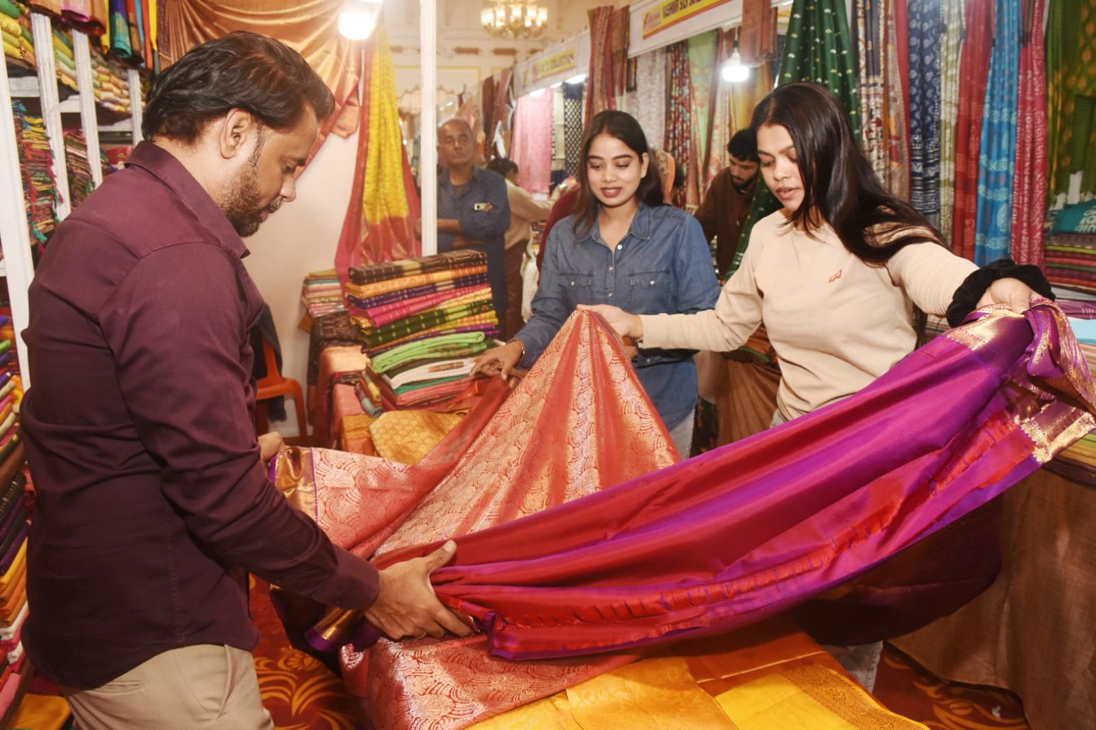 A grand exhibition of silk garments was inaugurated in Kaiserbagh