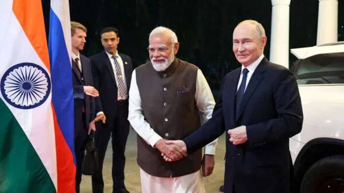 राजघाट पर श्रद्धांजलि, फिर मोदी से मुलाकात: भारत दौरे पर पुतिन का अहम दिन