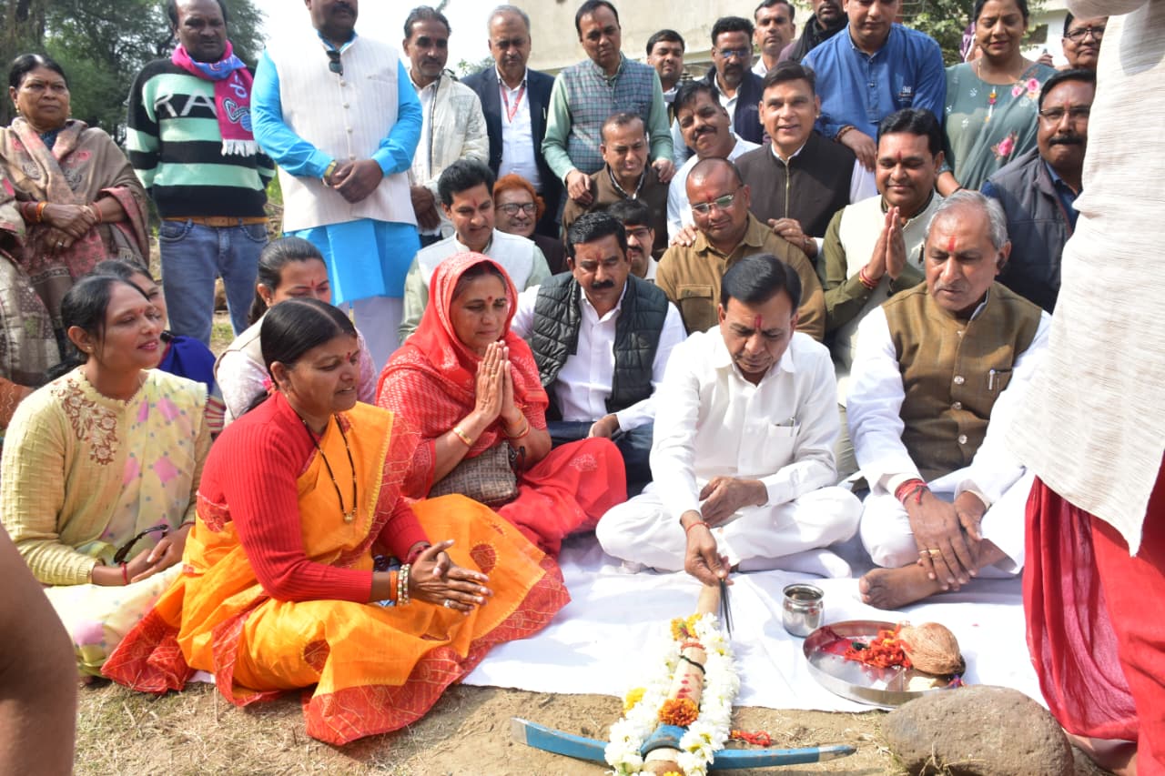 उप मुख्यमंत्री देवड़ा ने रामघाट में 11 करोड़ के नवीन फिल्टर प्लांट का किया भूमि-पूजन