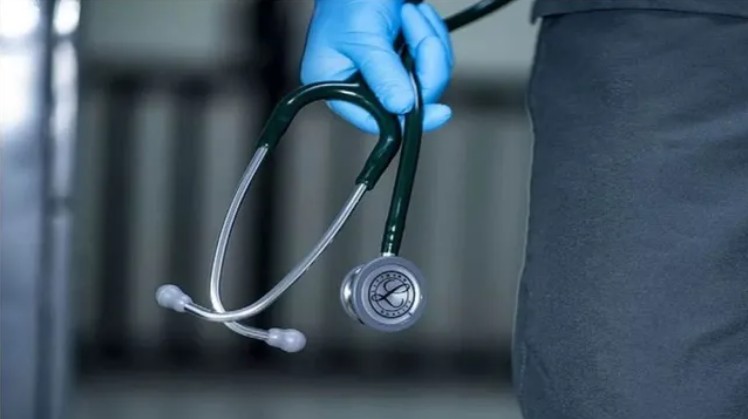 UP हेल्थ डैशबोर्ड रैंकिंग में लखनऊ प्रदेश में अव्वल, CMO ने टीम को दी बधाई