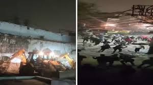 दिल्ली में मस्जिद के पास हिंसा: 30 पत्थरबाजों को चिन्हित, 450 से अधिक वीडियो की जांच
